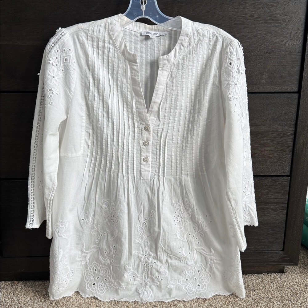 Chico's white Pleated floral lace eyelet cotton blouse justvbeautiful
